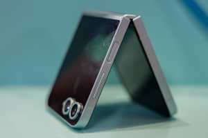 Why Google needs a Pixel flip phone ASAP