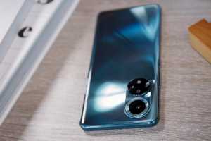 Cyber Monday Deal: &pound;100 off new Honor 50 + a free case & more