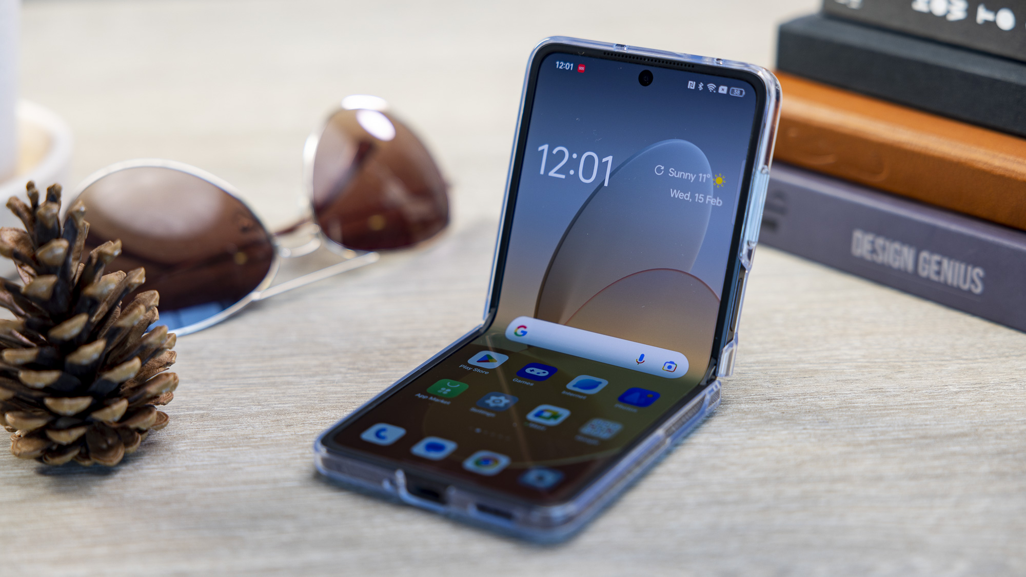 Oppo Find N2 Flip &ndash; Best Foldable