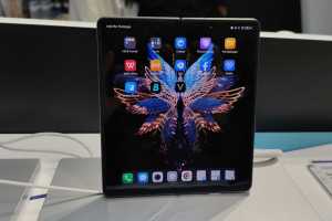 Tecno&rsquo;s first ever foldable has a barely noticeable crease