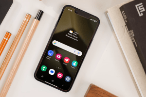 How to turn your iPhone into a Samsung phone