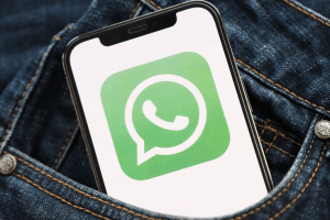 WhatsApp brings screenshot lock to all devices